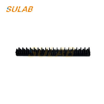 SULAB Plastic Gele Roltrap Stap Rand Strip en Zwarte Loopvlak Strips Model XAA455K1 voor Veiligheidswaarschuwing
