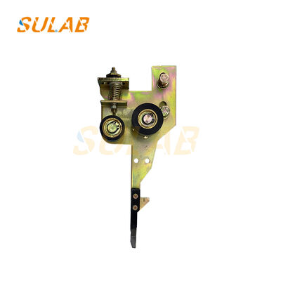 Fujitec Lift Door Lock met gegalvaniseerd oppervlak AC 250V/10A en zijdelingse spanning ≥1000N Landing Door Lock Hook MA630-05